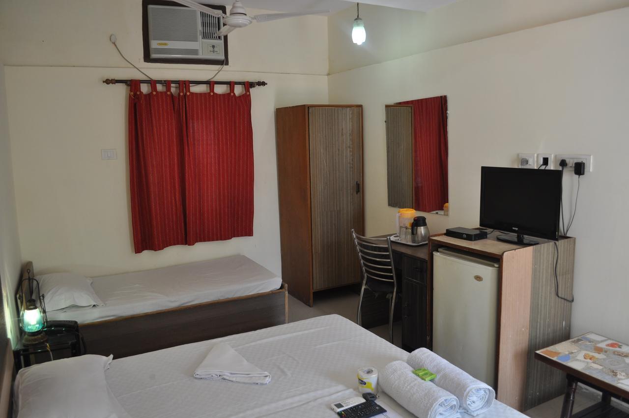 Hotel Kabli Neu-Delhi Exterior foto