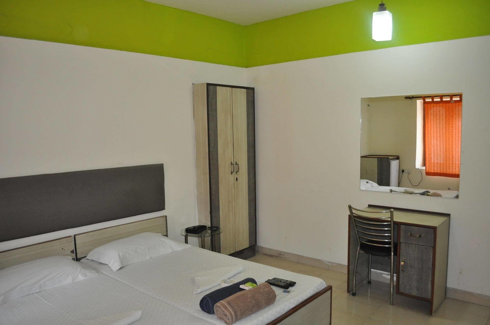 Hotel Kabli Neu-Delhi Exterior foto